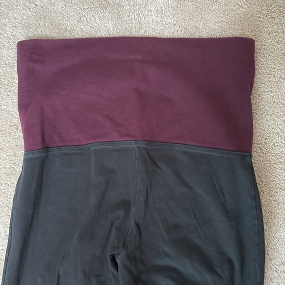 VICTORIA’S SECRET Yoga Flare Leggings size XS - Picture 6 of 7